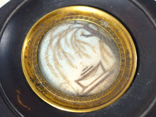 Load image into Gallery viewer, Miniature Travail cheveux paysage Temple Croix cadre bois Restauration XIXème