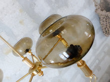 Load image into Gallery viewer, Superbe Lustre ancien Gaetano Sciolari 5 feux Métal doré et Verre fumé 1970