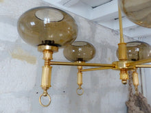 Load image into Gallery viewer, Superbe Lustre ancien Gaetano Sciolari 5 feux Métal doré et Verre fumé 1970