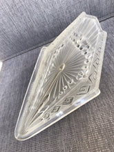 Load image into Gallery viewer, SCHNEIDER modèle 406 Paire verreries 1930 Art Deco Verre Pressé Applique Lustre