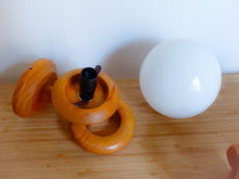 Load image into Gallery viewer, Superbe Paire Appliques Vintage Scandinave 1980 Pin & Globe verre blanc Ancienne