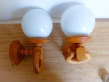 Load image into Gallery viewer, Superbe Paire Appliques Vintage Scandinave 1980 Pin & Globe verre blanc Ancienne