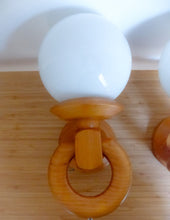 Load image into Gallery viewer, Superbe Paire Appliques Vintage Scandinave 1980 Pin & Globe verre blanc Ancienne
