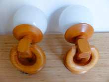 Load image into Gallery viewer, Superbe Paire Appliques Vintage Scandinave 1980 Pin & Globe verre blanc Ancienne