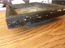 Load image into Gallery viewer, Superbe RARE ancien cadre reliquaire XIXème Saint paperolle cachet cire 1