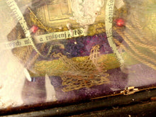 Load image into Gallery viewer, Superbe RARE ancien cadre reliquaire XIXème Saint paperolle cachet cire 1
