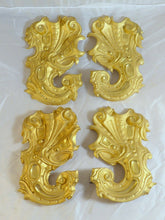 Load image into Gallery viewer, SERIE 4 ORNEMENTS XIXème LAITON Doré - LARGE SET OF 4 ORNAMENT XIXth / 18x11 cm