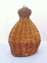 Load image into Gallery viewer, RARE Ancien Biberon de Berger Verrerie Vannerie Collection Art populaire 18ème