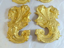 Load image into Gallery viewer, SERIE 4 ORNEMENTS XIXème LAITON Doré - LARGE SET OF 4 ORNAMENT XIXth / 18x11 cm
