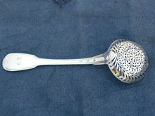 Load image into Gallery viewer, Cuillère à Saupoudrer Argent Massif Vieillard C1819-38 XIXème 21.5cm L. LABBE