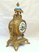Load image into Gallery viewer, Superbe Pendule Ancienne Régule Doré Plaque Porcelaine SEVRES 19ème Horloge