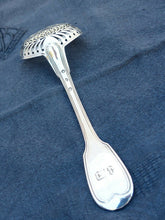 Load image into Gallery viewer, Cuillère à Saupoudrer Argent Massif Vieillard C1819-38 XIXème 21.5cm L. LABBE