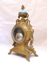 Load image into Gallery viewer, Superbe Pendule Ancienne Régule Doré Plaque Porcelaine SEVRES 19ème Horloge