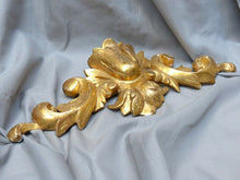 Load image into Gallery viewer, 19TH Antique French Louis XV Gilded Wood Pediment Hardware Furniture Salvage 17"