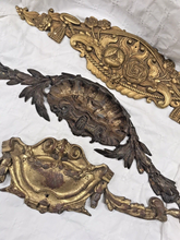 Load image into Gallery viewer, 19TH Antique French Gilded Bronze Shell Pediment 16&quot; Hardware Salvage 206
