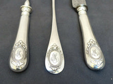 Load image into Gallery viewer, CHRISTOFLE Louis XVI Silverplated  3 pieces Serving &amp; Carving Set Medallion 19TH
