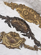 Load image into Gallery viewer, 19TH Antique French Gilded Bronze Shell Pediment 16&quot; Hardware Salvage 205
