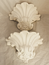 Load image into Gallery viewer, Gorgeous Vintage Pair Wall Light Rococo Louis XV Shell Design Plaster Sconce
