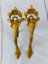 Load image into Gallery viewer, Antique Set 4x  French Ormolu Bronze Angle Support Curtain Pole Bracket 19TH
