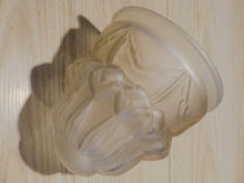 Load image into Gallery viewer, 1930 Superbe Globe ancien verrerie D:20cm Art Deco Verre Pressé Applique Lustre
