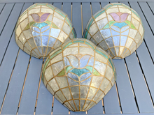 Load image into Gallery viewer, Superbe lot 3x anciennes appliques Nacre Décor Fleurs 1980 Multicolores
