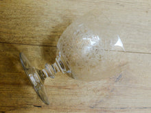 Load image into Gallery viewer, BACCARAT Superbe Verre à vin Art Deco Modèle ROHAN Cristal 10cm Dispo 4x
