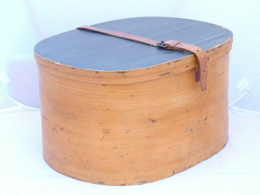 French Antique Wodden Hat BOX - Late 19th - Leather