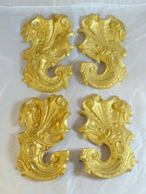 Load image into Gallery viewer, SERIE 4 ORNEMENTS XIXème LAITON Doré - LARGE SET OF 4 ORNAMENT XIXth / 18x11 cm
