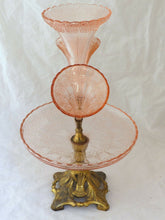 Load image into Gallery viewer, Late 19th ART NOUVEAU Centerpiece Tulip holder Pink Glass Gilded metal 3 Cornets
