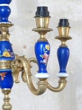 Load image into Gallery viewer, Charming Vintage 1950 Ceramic Cobalt Blue Chandelier Gilded metal 5 lights
