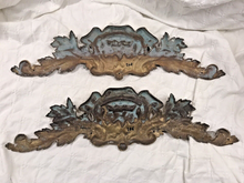 Load image into Gallery viewer, PAIR 19TH Antique French Gilded Bronze Shell Pediment 17&quot; Hardware Salvage 208
