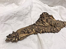 Load image into Gallery viewer, 19TH Antique French Gilded Bronze Shell Pediment 14&quot; Hardware Salvage 204
