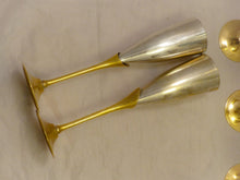 Load image into Gallery viewer, Charming Set of x6 Vintage Champagne Flutes - Brass &amp; Gilded Metal - 9&quot;
